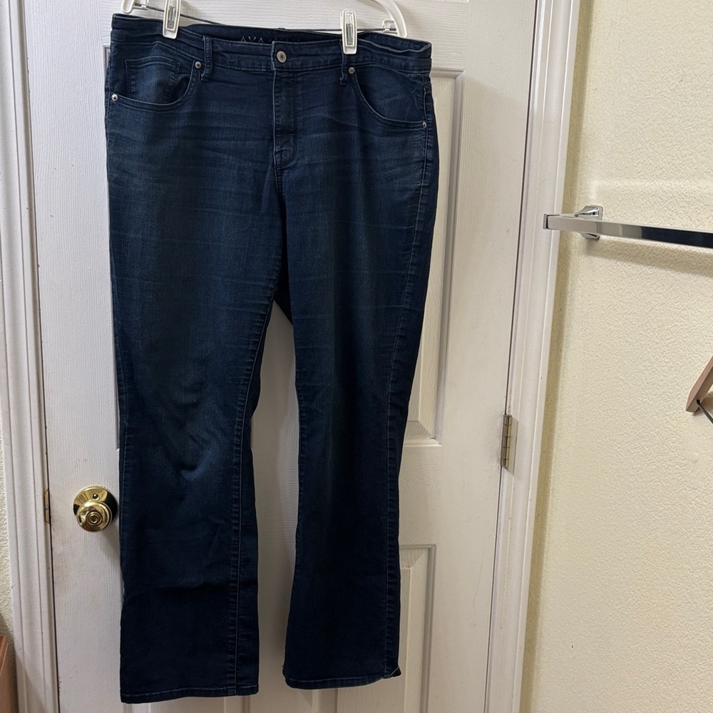 Ava & Viv Women’s Bootcut Jeans (Sz 16w)